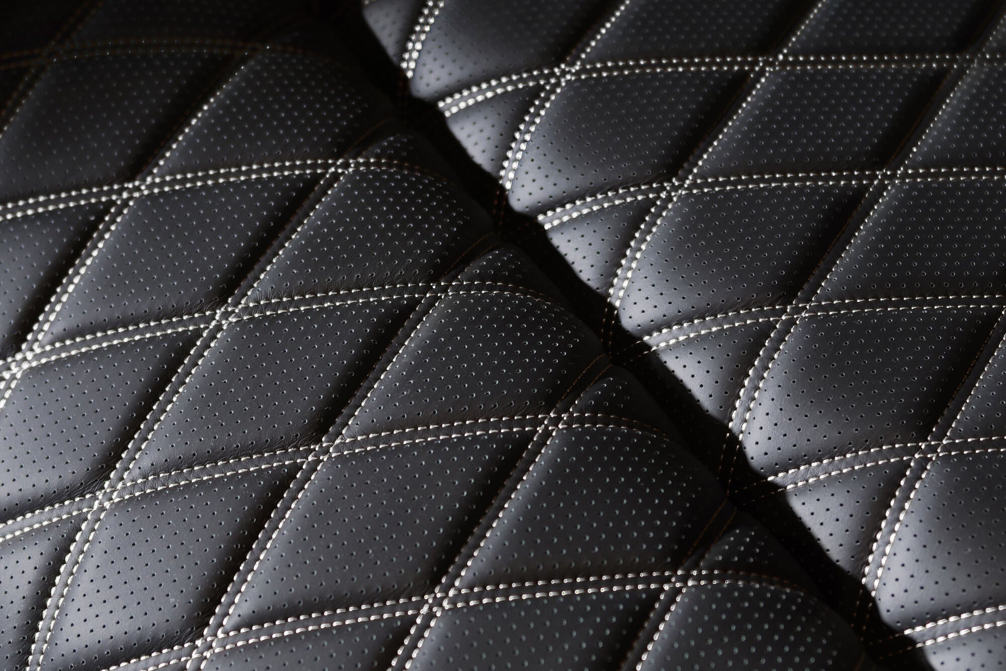 Valencia Oslo Ultimate 20K Italian Semi-Aniline Leather Theater Seating – 2025 Edition